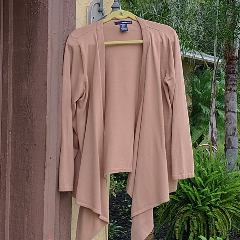 Light weight sweater